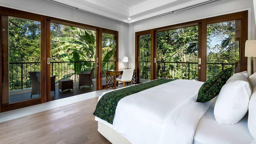 Pala Ubud - Villa Seraya B - Restful master bedroom eclosed by nature